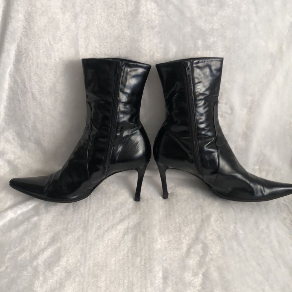 Burberry High Shine Black Leather Zip Up Booties, Size 41 - Picture 10 of 16